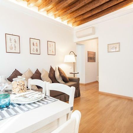 Casa Claudia Ai Frari Apartman Velence Kültér fotó