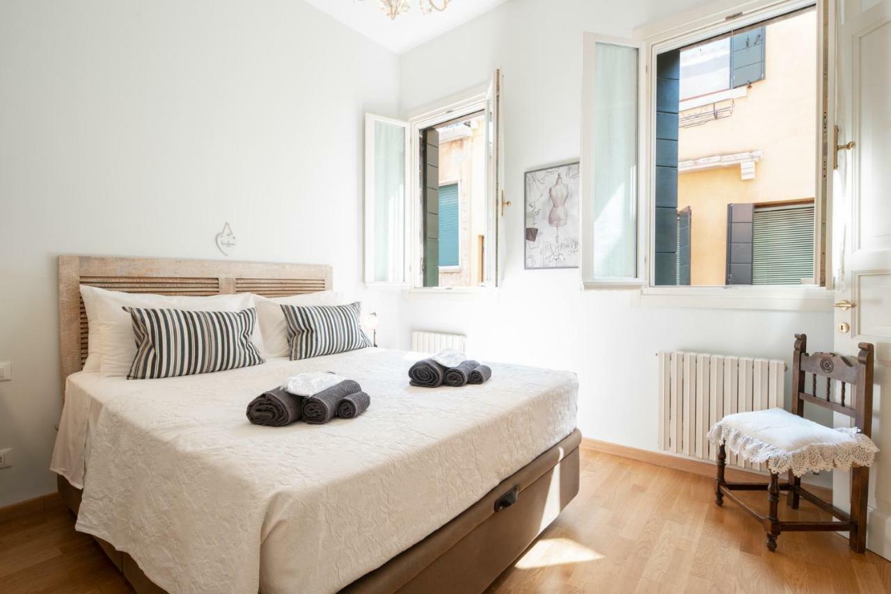 Casa Claudia Ai Frari Apartman Velence Kültér fotó