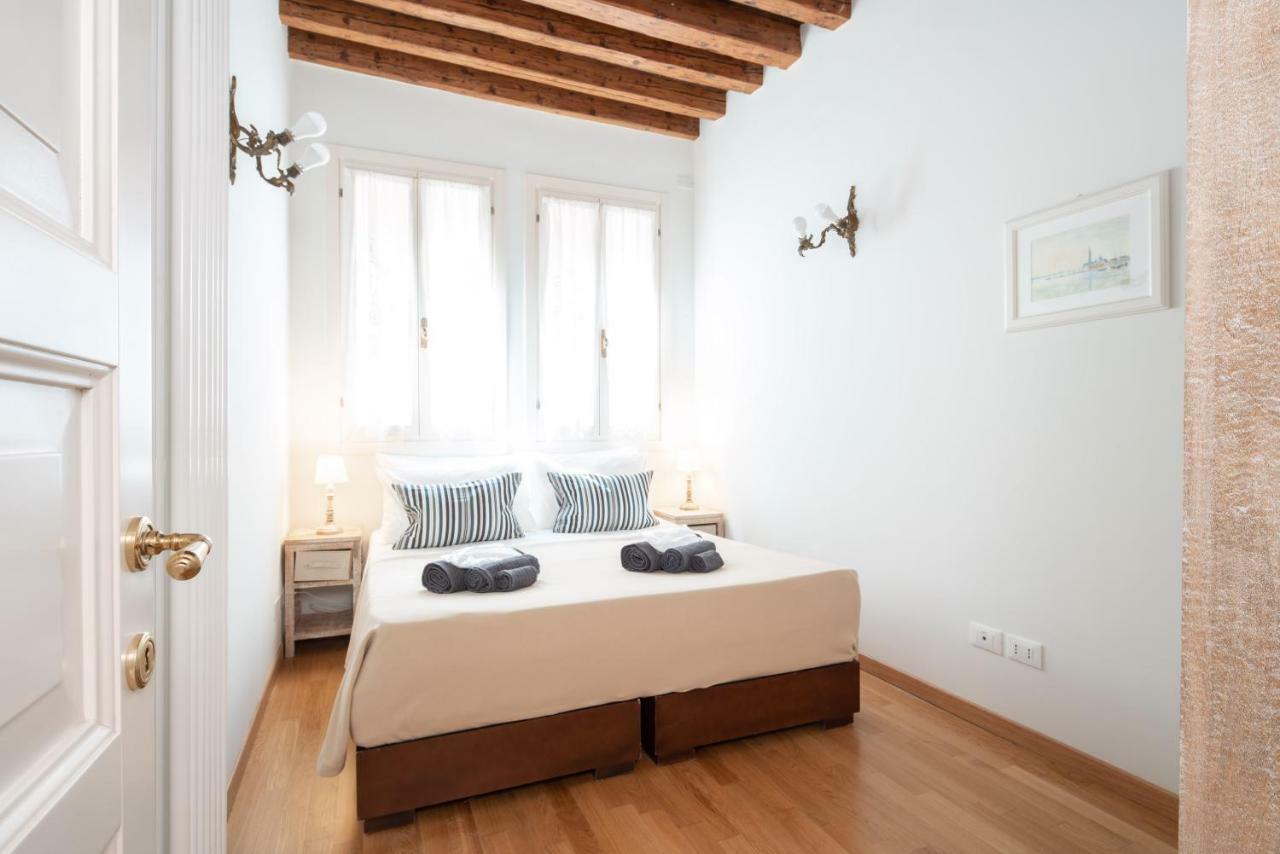 Casa Claudia Ai Frari Apartman Velence Kültér fotó